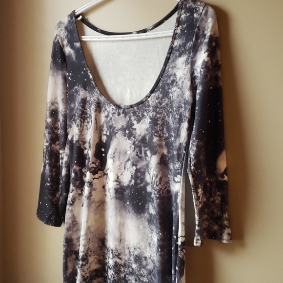 Scoop back galactic dress size small le chateau - Picture 4 of 5